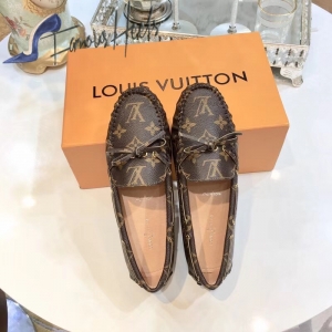 Louis Vuitton Flat 009